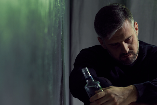 mężczyźni po 40 alkohol w komunikacji miejskiej